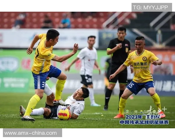 足球联赛第三号球星崛起 引领赛场新风潮 未来可期